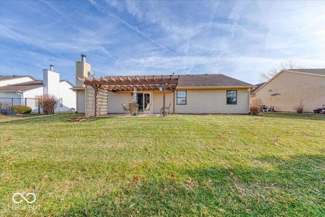 974 Ellington Circle, Greenwood, IN 46143