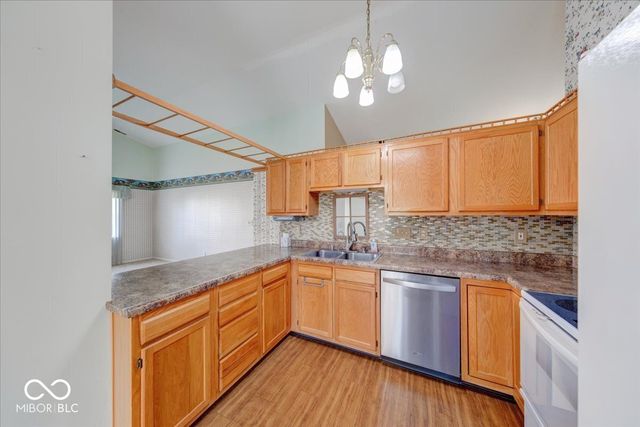 974 Ellington Circle, Greenwood, IN 46143