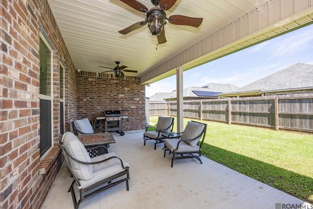 812 Beaumont Dr, Gonzales, LA 70737