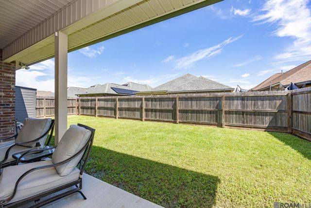 812 Beaumont Dr, Gonzales, LA 70737