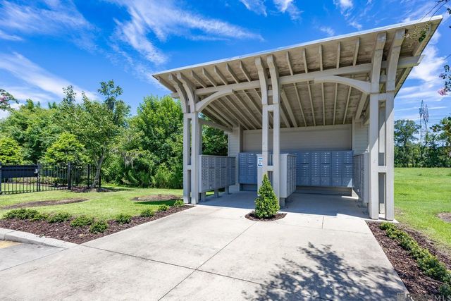 812 Beaumont Dr, Gonzales, LA 70737