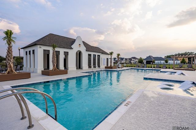 812 Beaumont Dr, Gonzales, LA 70737