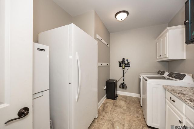 812 Beaumont Dr, Gonzales, LA 70737