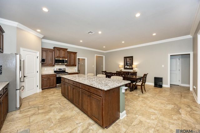 812 Beaumont Dr, Gonzales, LA 70737