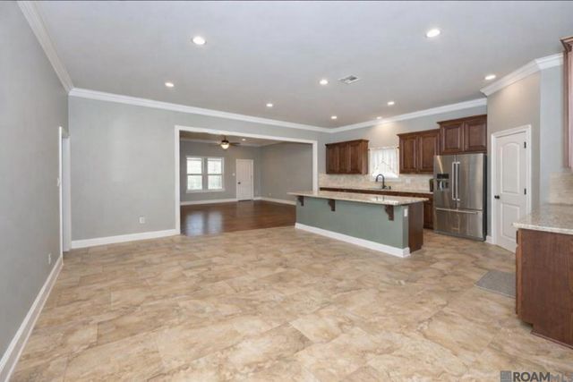 812 Beaumont Dr, Gonzales, LA 70737