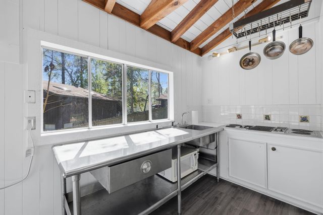 400 Driftwood Drive, Goodrich, TX 77335