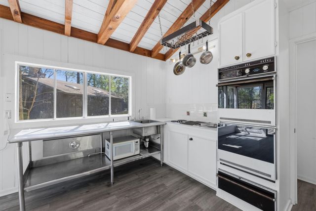 400 Driftwood Drive, Goodrich, TX 77335