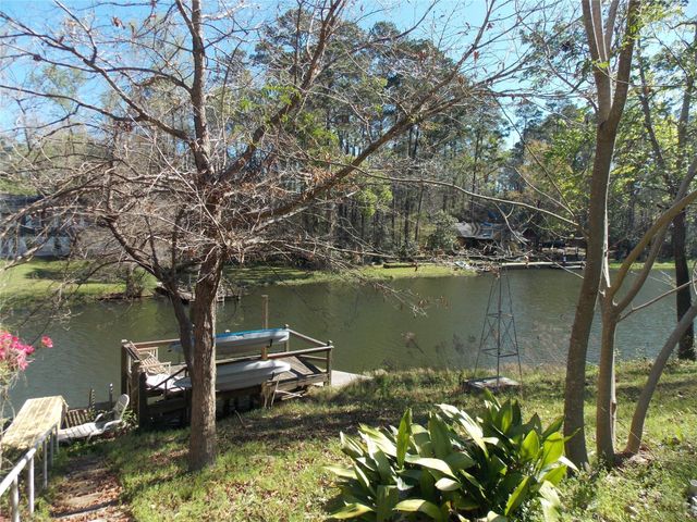 400 Driftwood Drive, Goodrich, TX 77335