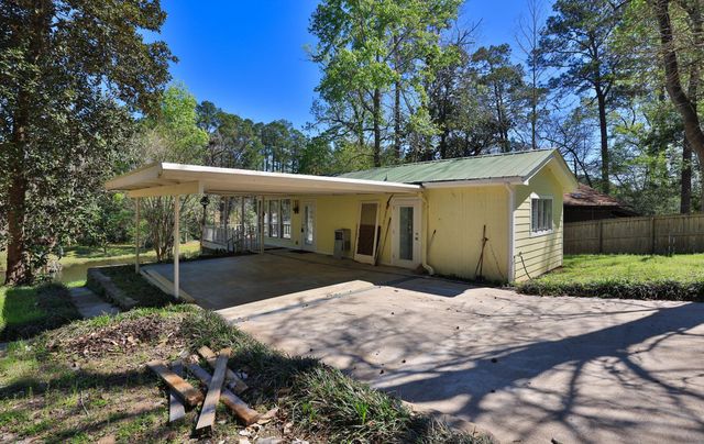 400 Driftwood Drive, Goodrich, TX 77335