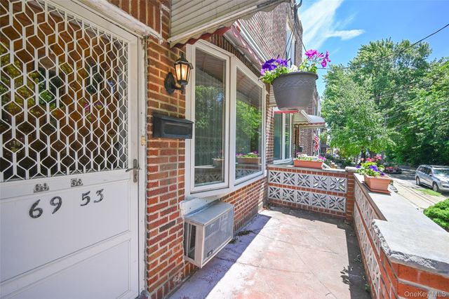 6953 73rd Place, Middle Village, NY 11379
