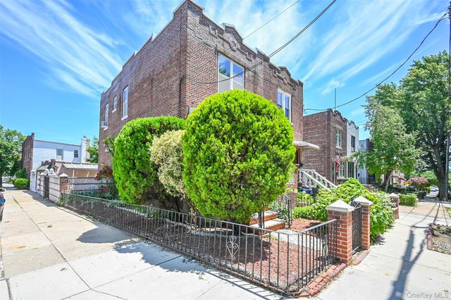 6953 73rd Place, Middle Village, NY 11379