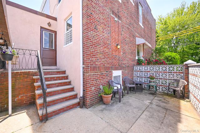 6953 73rd Place, Middle Village, NY 11379