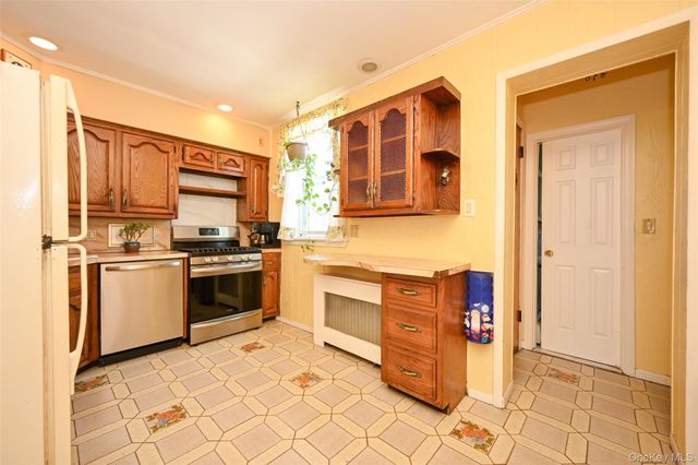 6953 73rd Place, Middle Village, NY 11379