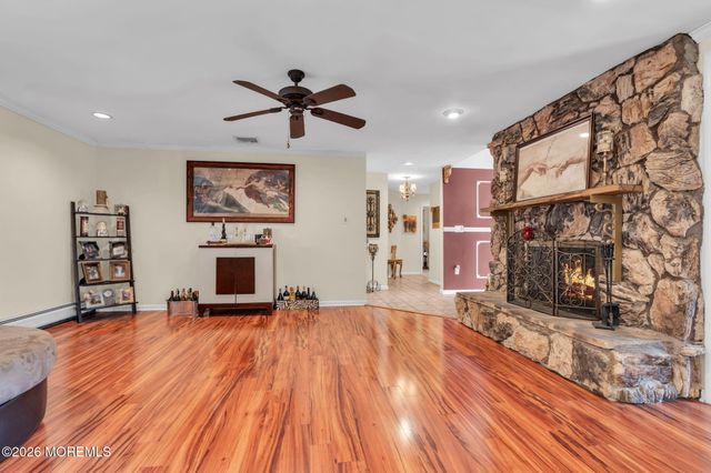 8 Owens Road, Marlboro, NJ 07746