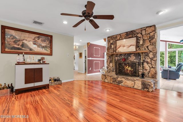 8 Owens Road, Marlboro, NJ 07746