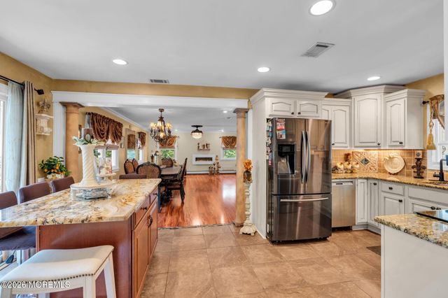 8 Owens Road, Marlboro, NJ 07746
