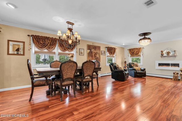 8 Owens Road, Marlboro, NJ 07746
