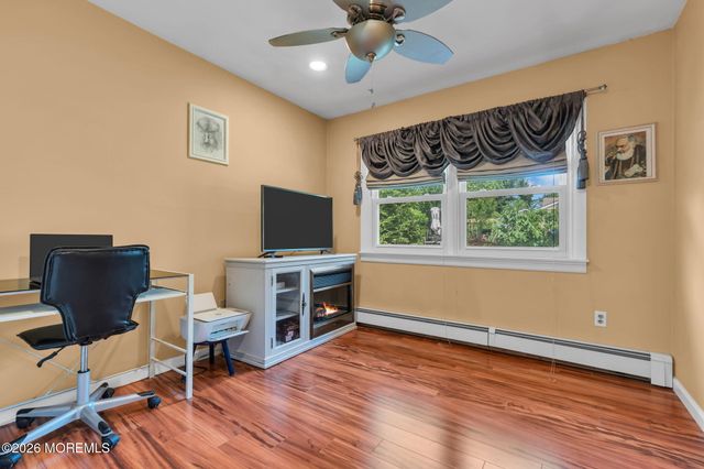 8 Owens Road, Marlboro, NJ 07746