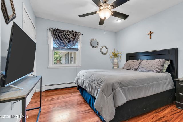 8 Owens Road, Marlboro, NJ 07746