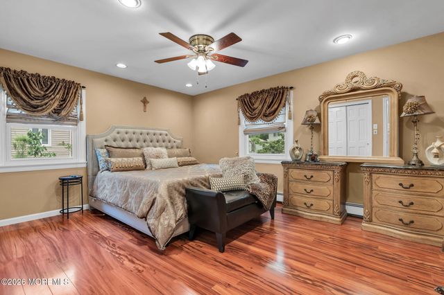 8 Owens Road, Marlboro, NJ 07746