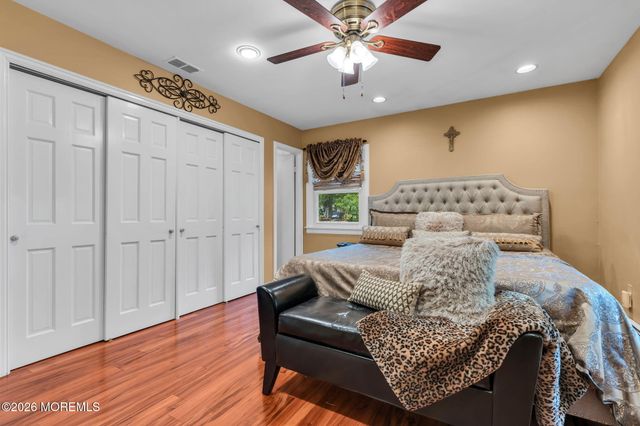 8 Owens Road, Marlboro, NJ 07746