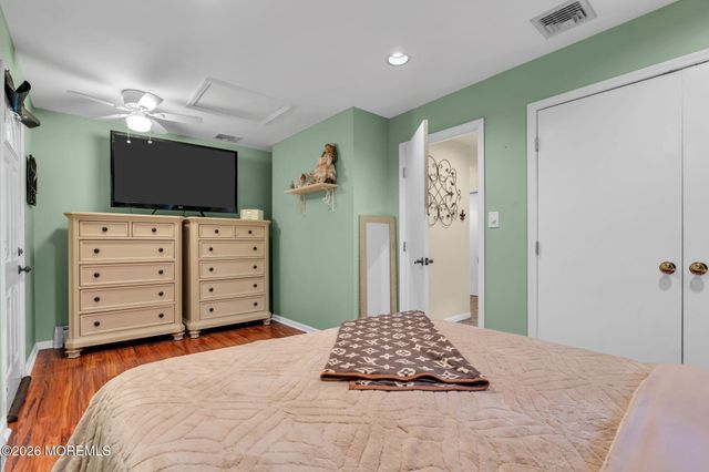 8 Owens Road, Marlboro, NJ 07746