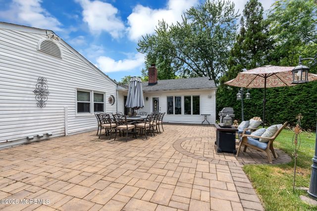 8 Owens Road, Marlboro, NJ 07746