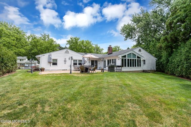 8 Owens Road, Marlboro, NJ 07746