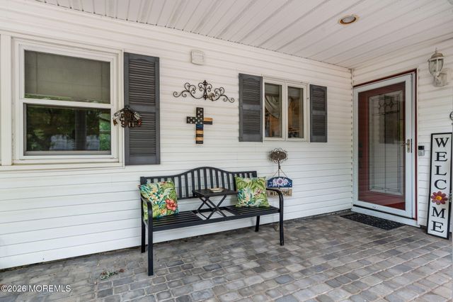 8 Owens Road, Marlboro, NJ 07746