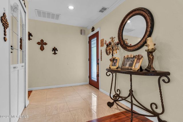 8 Owens Road, Marlboro, NJ 07746