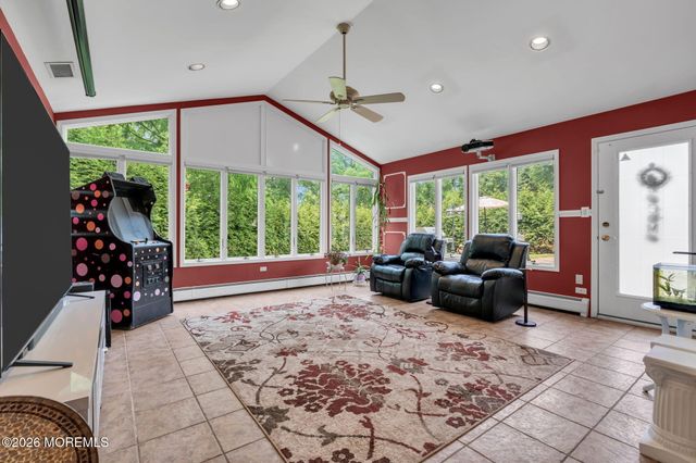 8 Owens Road, Marlboro, NJ 07746