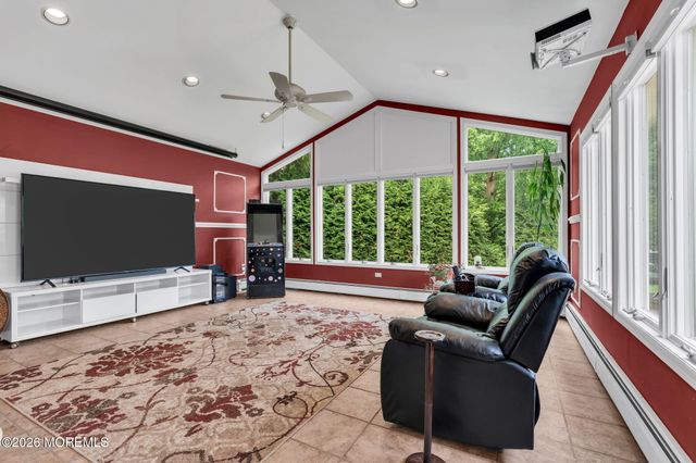 8 Owens Road, Marlboro, NJ 07746