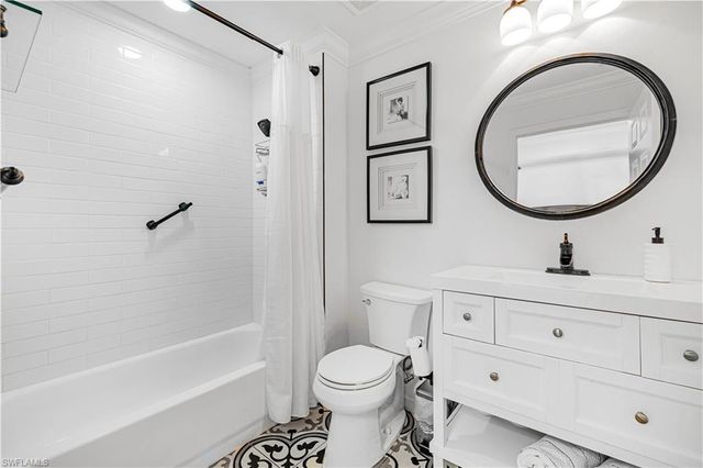 450 Bayfront PL 4202, Naples, FL 34102