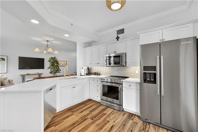 450 Bayfront PL 4202, Naples, FL 34102