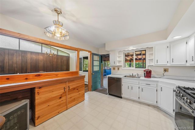 24 Dennis Drive, New Hampton, NY 10958