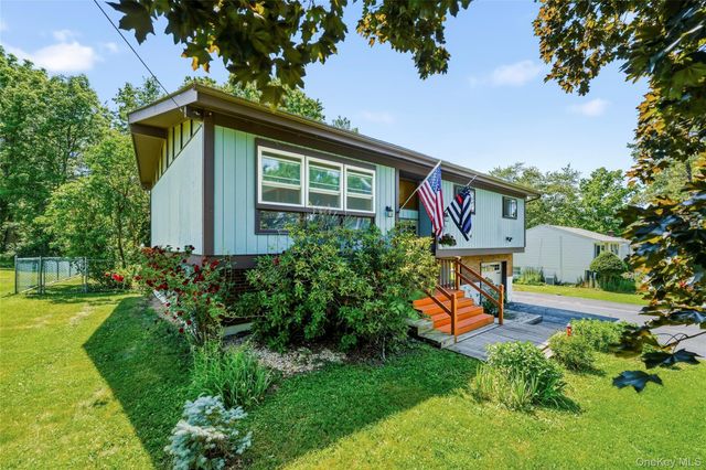 24 Dennis Drive, New Hampton, NY 10958