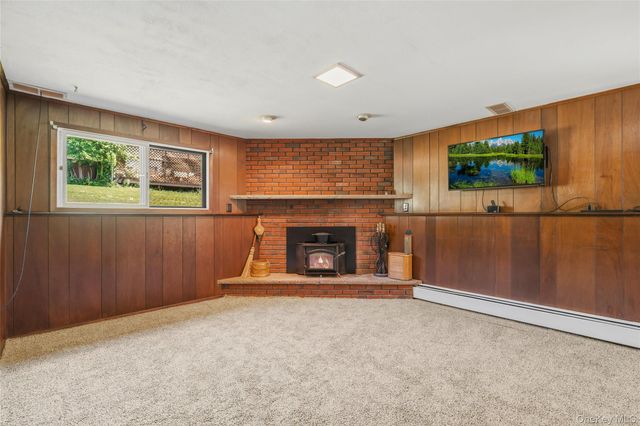 24 Dennis Drive, New Hampton, NY 10958