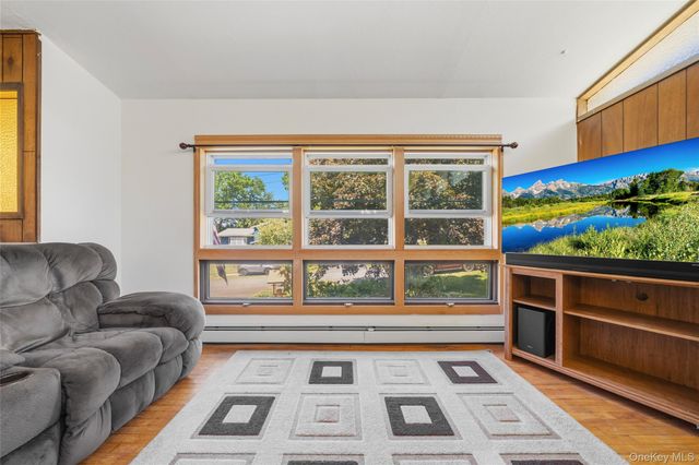 24 Dennis Drive, New Hampton, NY 10958