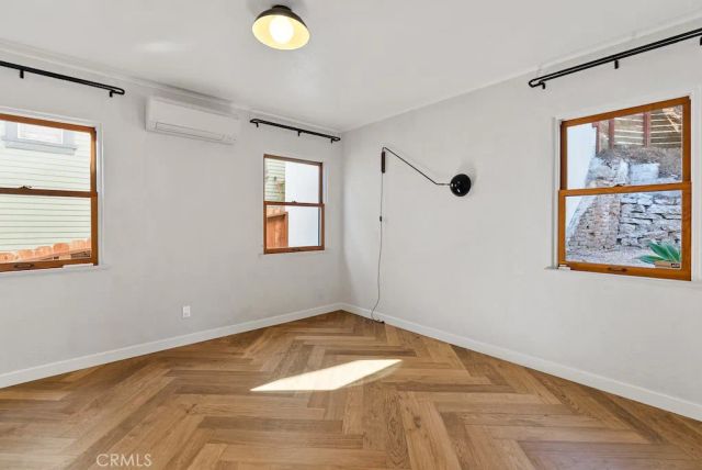 2130 Apex, Los Angeles, CA 90039