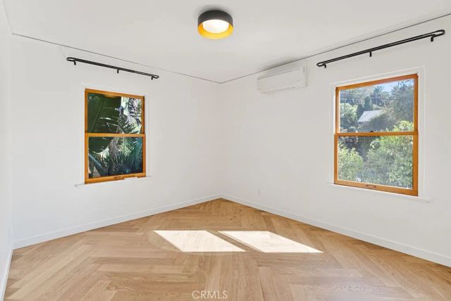 2130 Apex, Los Angeles, CA 90039