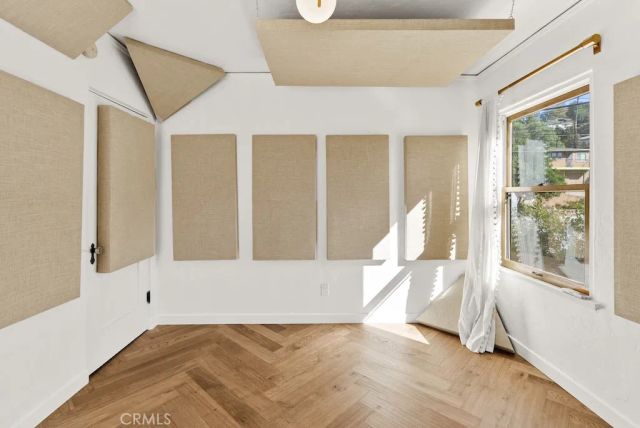 2130 Apex, Los Angeles, CA 90039