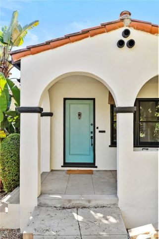 2130 Apex, Los Angeles, CA 90039