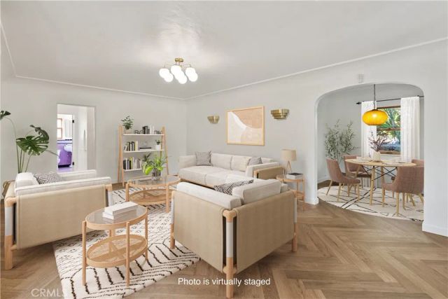 2130 Apex, Los Angeles, CA 90039