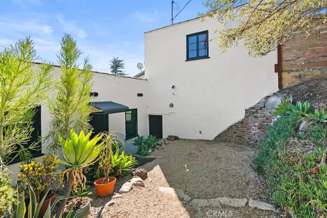 2130 Apex, Los Angeles, CA 90039