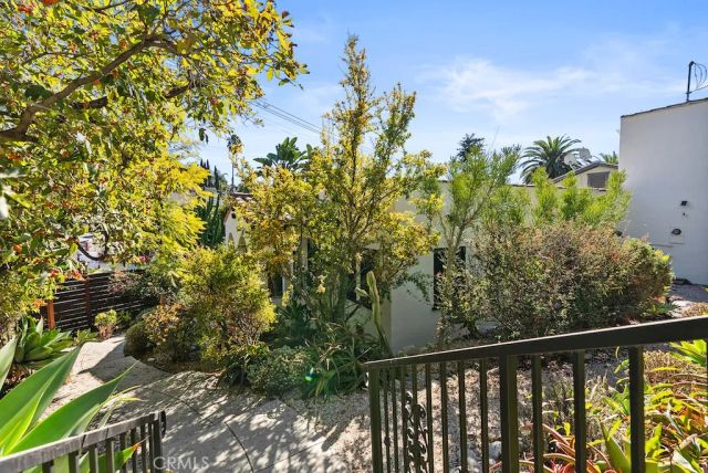 2130 Apex, Los Angeles, CA 90039