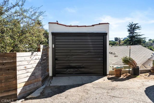 2130 Apex, Los Angeles, CA 90039