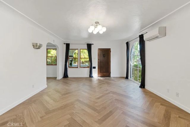 2130 Apex, Los Angeles, CA 90039