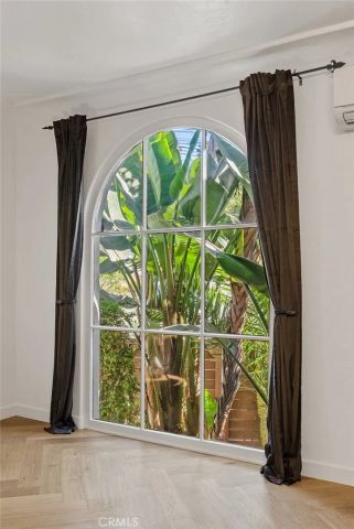 2130 Apex, Los Angeles, CA 90039