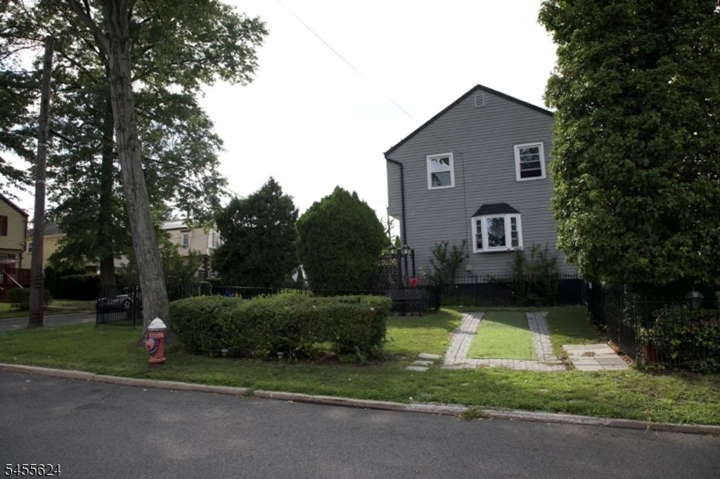 81 S Prospect Terrace, Teaneck Twp., NJ 07666 — photo 3