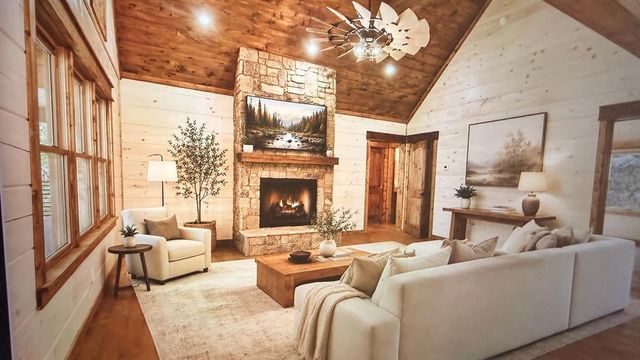 245 Moonstone Drive, Ellijay, GA 30540